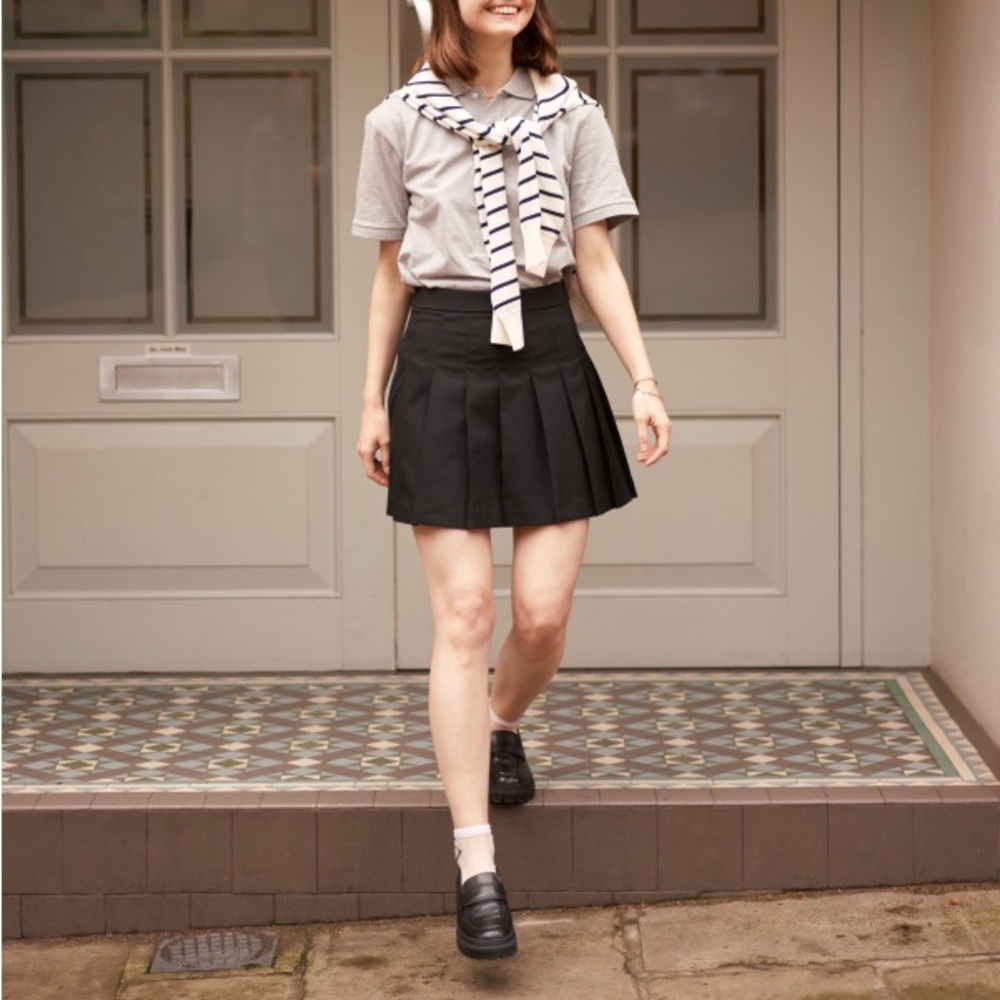 Uniqlo Black Pleated Mini Skirt